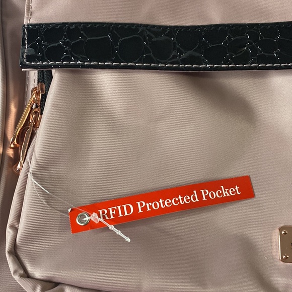 NWT Samantha Brown Rose Gold Crossbody w/RFID Pocket - Picture 7 of 10